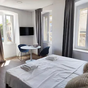 Nik Studio Apartment
